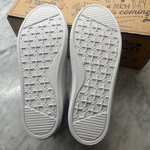 Brand New in Box Cienta white Sneakers - Picture 3 of 4